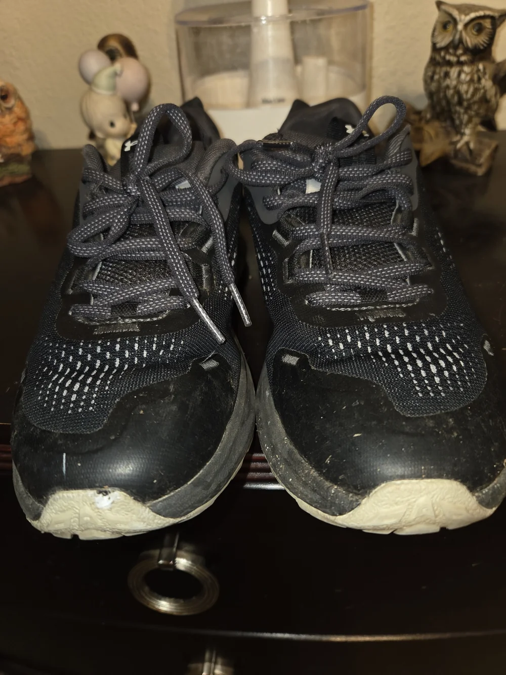 E8Under Armour Women's Black and Gray Athletic Sneakers